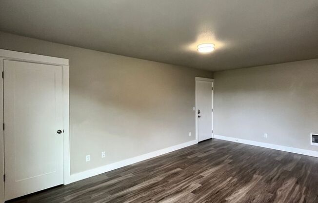 1 bed, 1 bath, $1,595, Unit 14