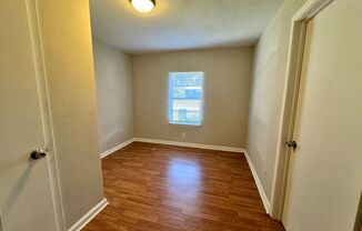 3 beds, 1 bath, $995