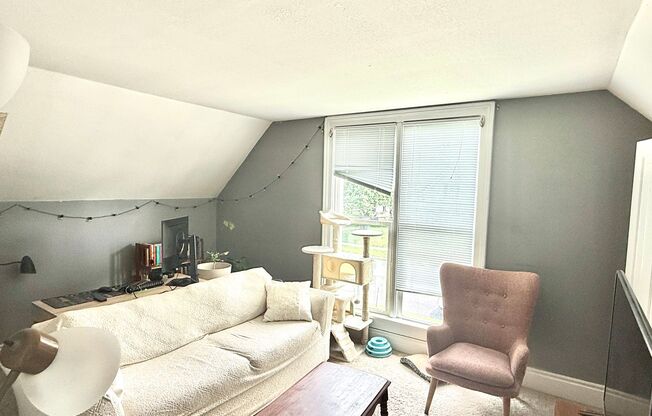 317 9th Avenue SE