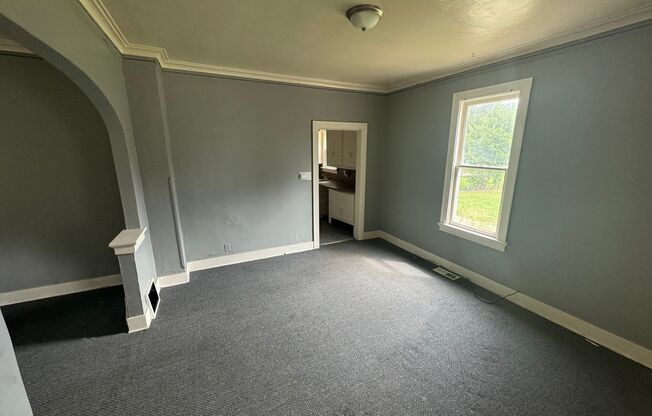 3 beds, 1 bath, $1,050