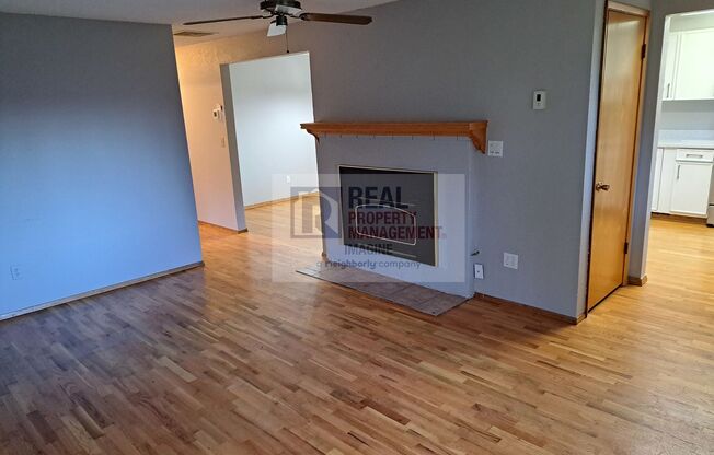 3 beds, 1 bath, $2,295