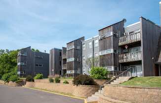 Bass Lake Crossing exterior