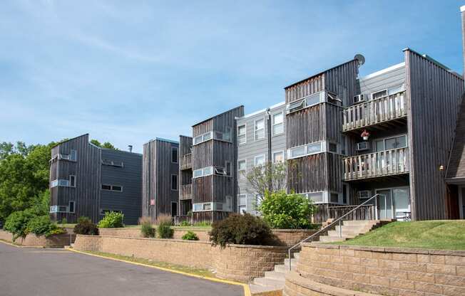 Bass Lake Crossing exterior