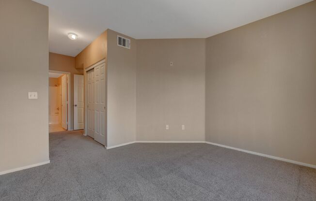 2 beds, 2 baths, $1,400, Unit BLDG #14