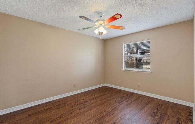 Great Saginaw 4 Bedroom, 2 Bath Available Now