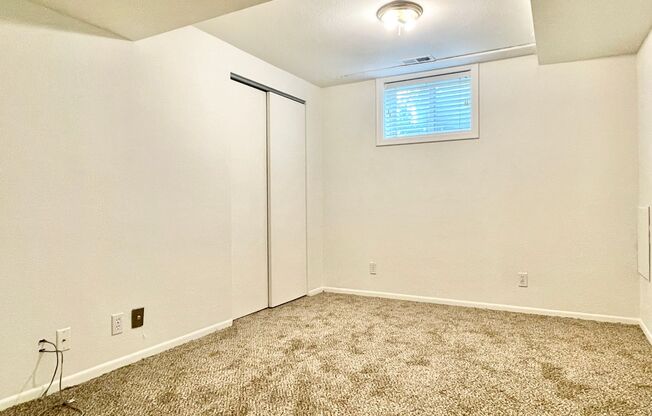 4 beds, 2 baths, 2,200 sqft, $2,395, Unit 1922 E. Hillcrest Ave.