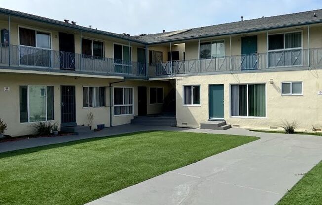 1 bed, 1 bath, 741 sqft, $2,095, Unit 20