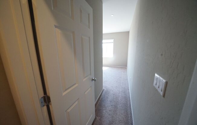 3 beds, 2.5 baths, $1,895, Unit Bldg #7