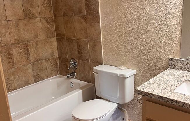 1 bed, 1 bath, 612 sqft, $895, Unit 906