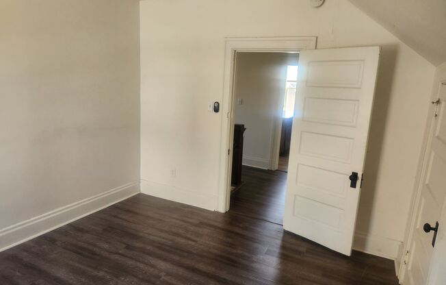 2 beds, 1 bath, 900 sqft, $1,095, Unit #3