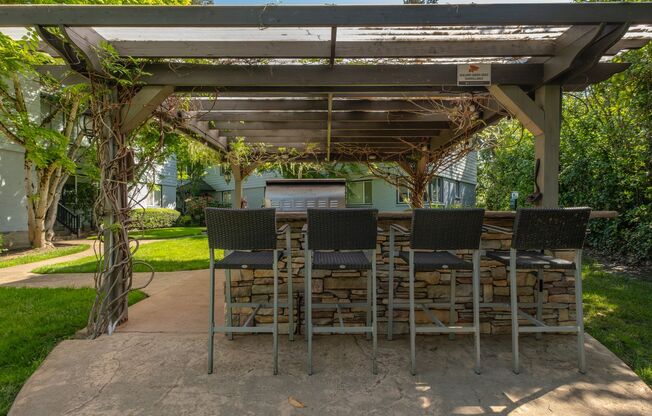 2 beds, 1 bath, 910 sqft, $1,900, Unit 18