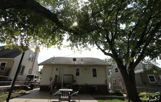 3 beds, 2 baths, $1,825