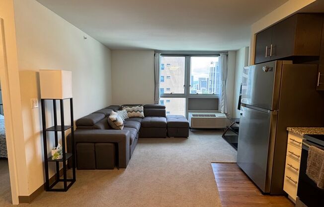 1 bed, 1 bath, $2,500, Unit UNIT # 2103