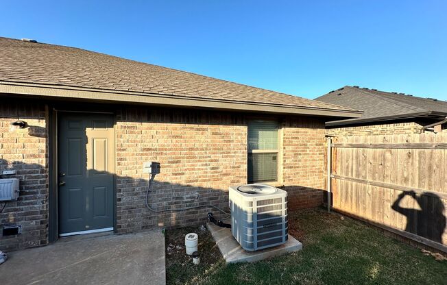 2 beds, 2 baths, $1,250