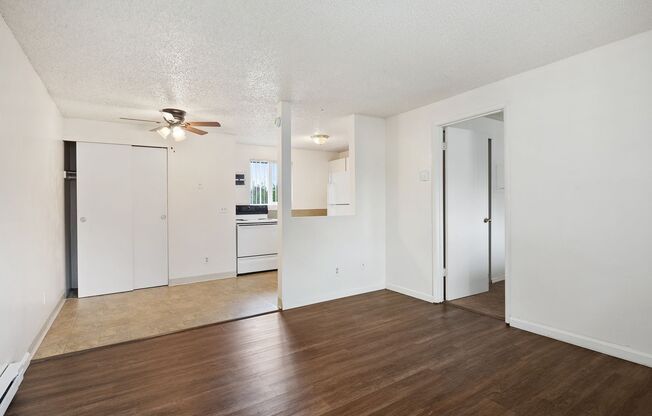 1 bed, 1 bath, 500 sqft, $1,195, Unit 44