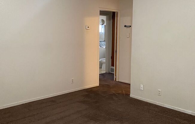 1 bed, 1 bath, $875, Unit 349 W. 21st Street