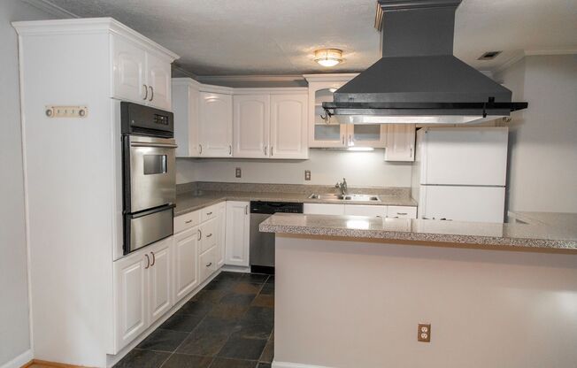 3 beds, 2 baths, $2,295, Unit #C2