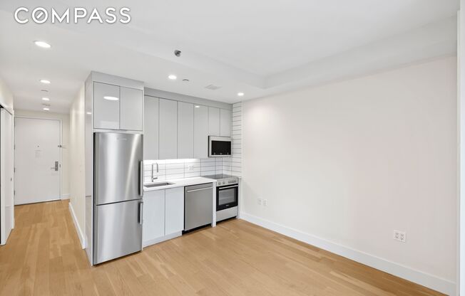 1 bed, 1 bath, $2,800, Unit PHB