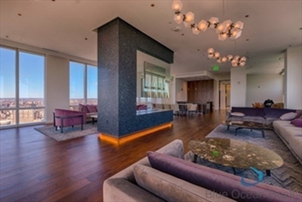 1 bed, 1 bath, 762 sqft, $4,300, Unit 24D