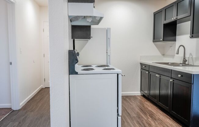 1 bed, 1 bath, 650 sqft, $1,775, Unit A10