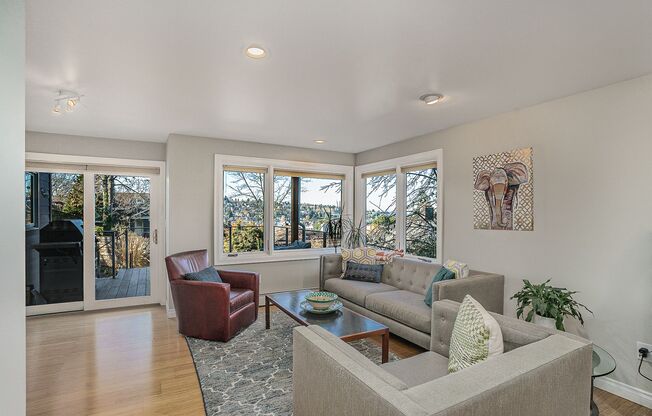 4Bd/3.25Ba Seattle House
