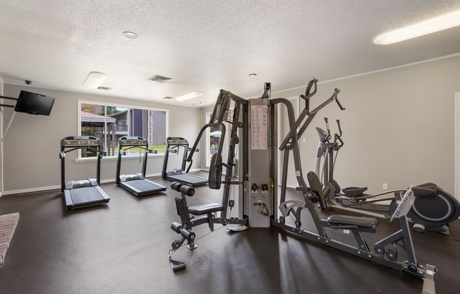 Fitness Center 1 at Laurel Parc in Shreveport, LA