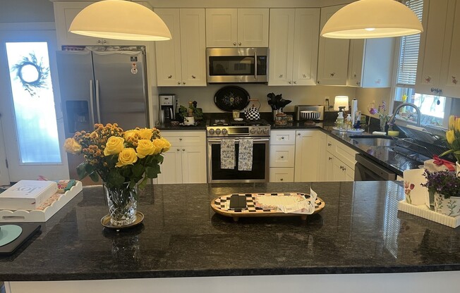 3 beds, 2 baths, 1,490 sqft, $4,000, Unit 11