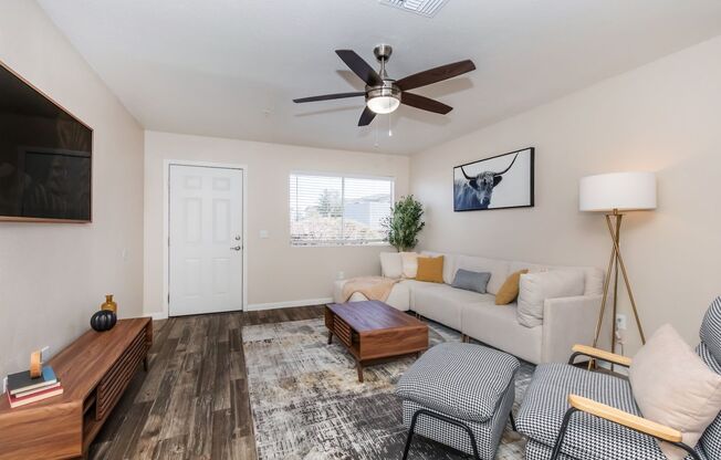 4 beds, 2 baths, 1,375 sqft, $1,599, Unit 18102