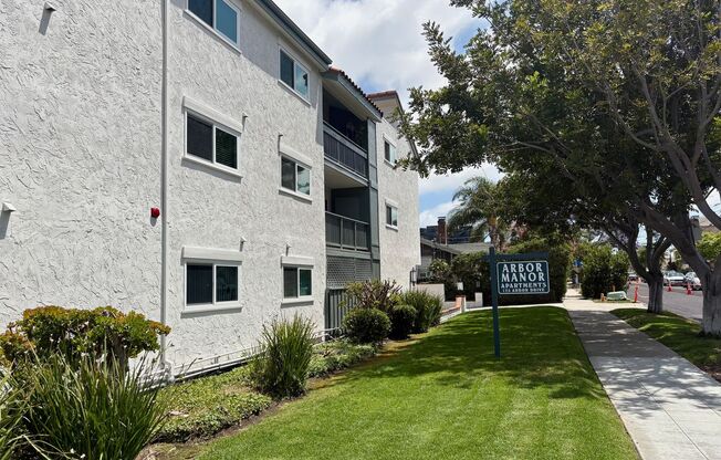 Arbor Manor Apartments
