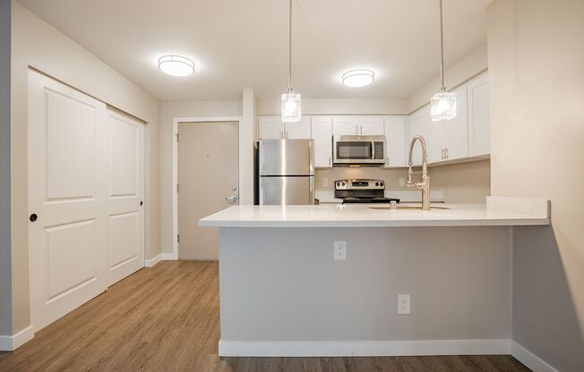 1800 Eastlake Apts (Scenic)