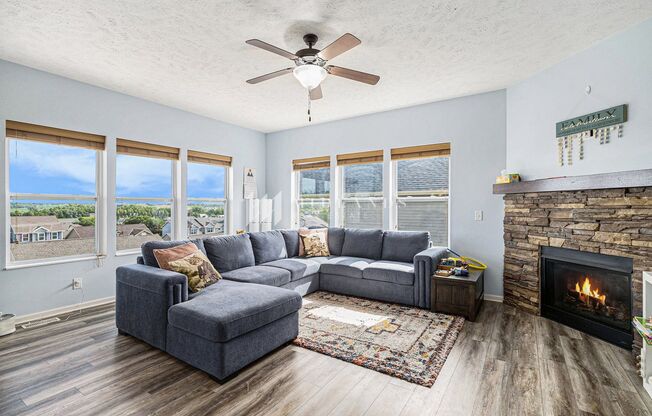 1.5 story in Ashford Hollow