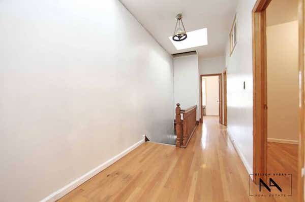 233 BAY RDG AVE