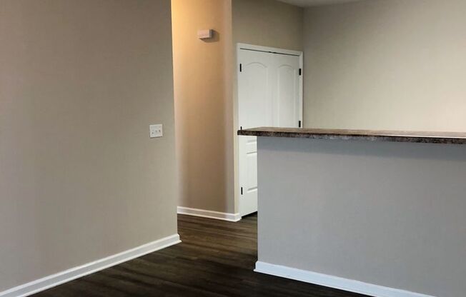 1 bed, 1 bath, 687 sqft, $775, Unit O17