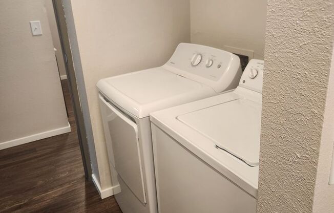 1 bed, 1 bath, 591 sqft, $1,525, Unit B-305