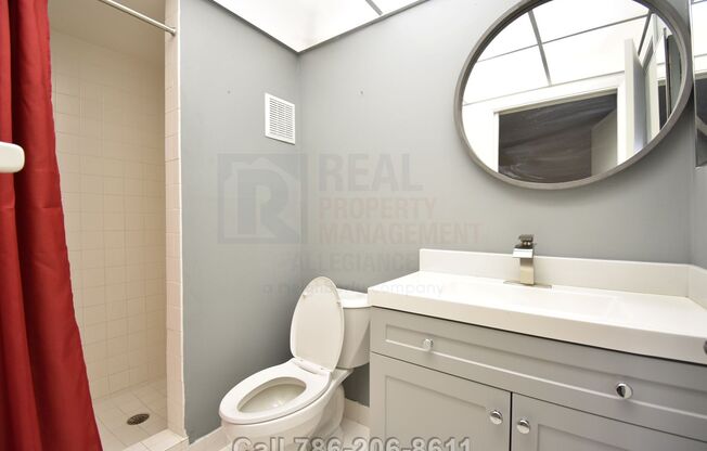 Prime Rental: Spacious 2-Bed, 2-Bath In Carmel Lakes Gated Community