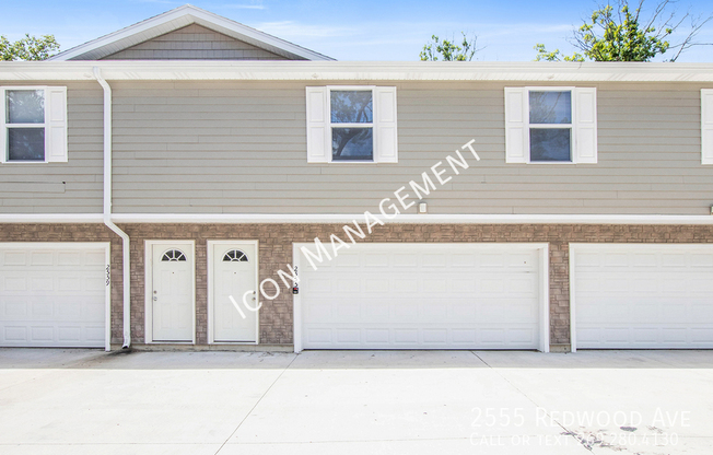 2555 REDWOOD AVE