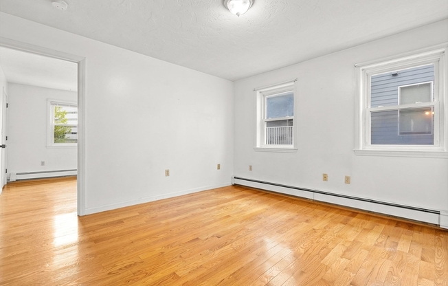 8 WALNUT ST