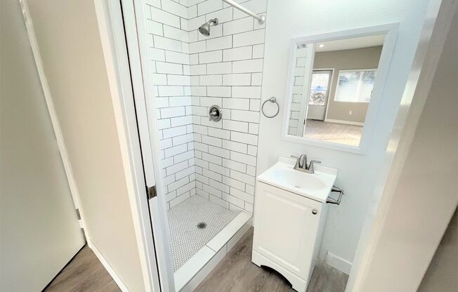 Studio, 1 bath, 243 sqft, $1,595, Unit 44