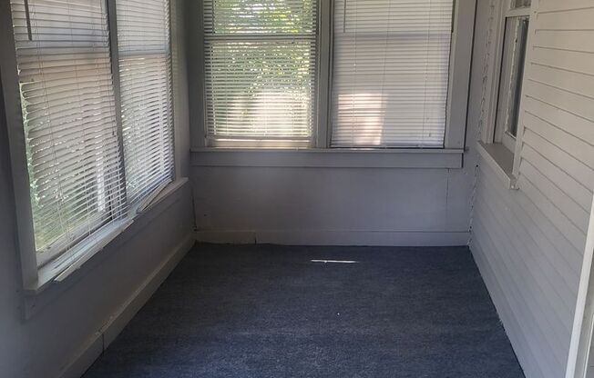2529 Jarman 3b/1b