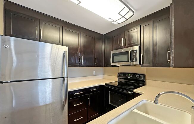 Beautiful 2B/2BA Condo in UTC!