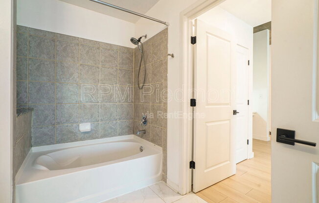 1 bed, 1 bath, 779 sqft, $2,200, Unit Apt 2003