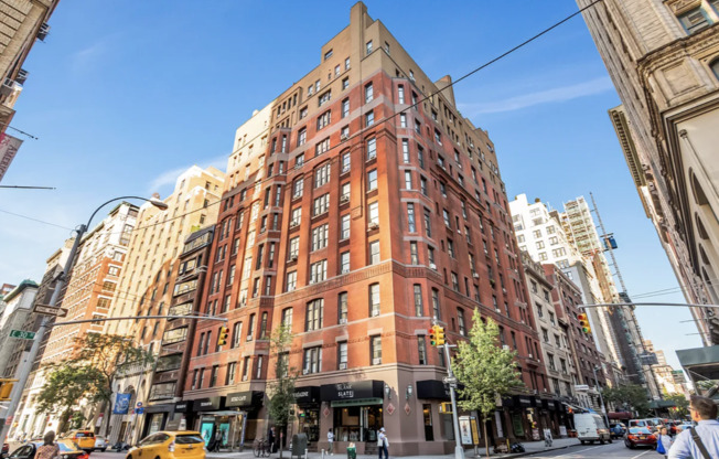 3 beds, 2 baths, $9,995, Unit 3I