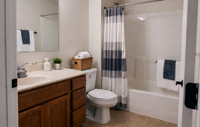 2 beds, 2 baths, $1,325, Unit B-202