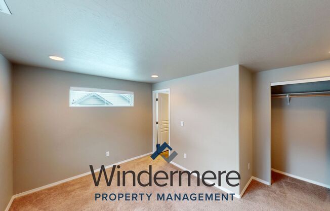 3 beds, 2 baths, 1,064 sqft, $1,695, Unit chin215-1