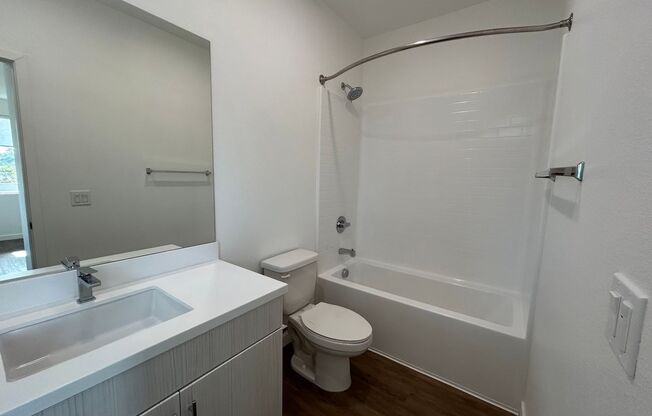 2 beds, 2 baths, 902 sqft, $3,070, Unit 2112-104