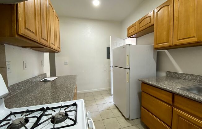 2 beds, 1 bath, $1,350