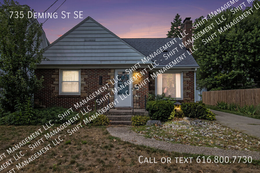 735 DEMING ST SE