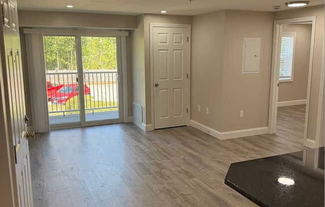 2 beds, 1 bath, 680 sqft, $2,325, Unit 23-28