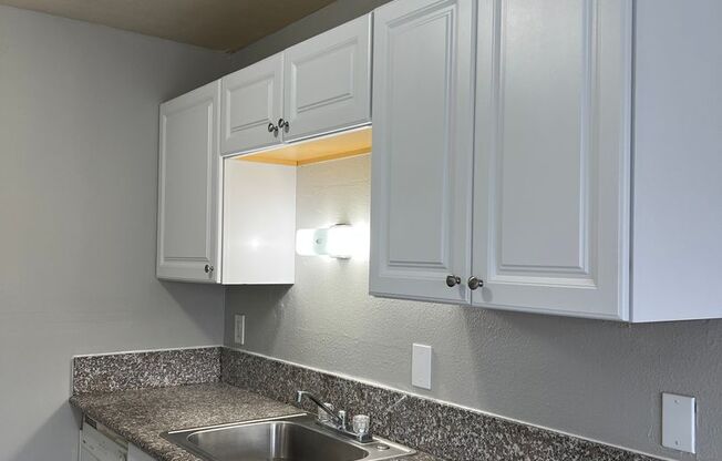 2 beds, 1 bath, 850 sqft, $1,495, Unit 05