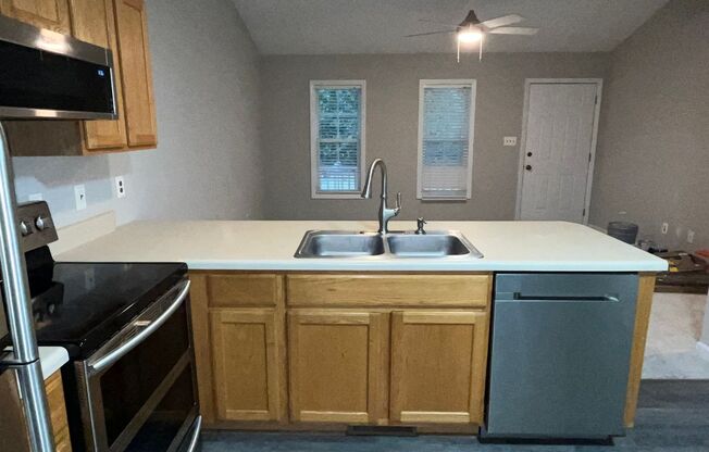 3 beds, 2 baths, $1,645